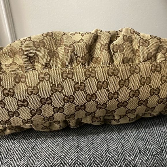 Gucci hand bag or shoulder small bag -authentic - Picture 13 of 17